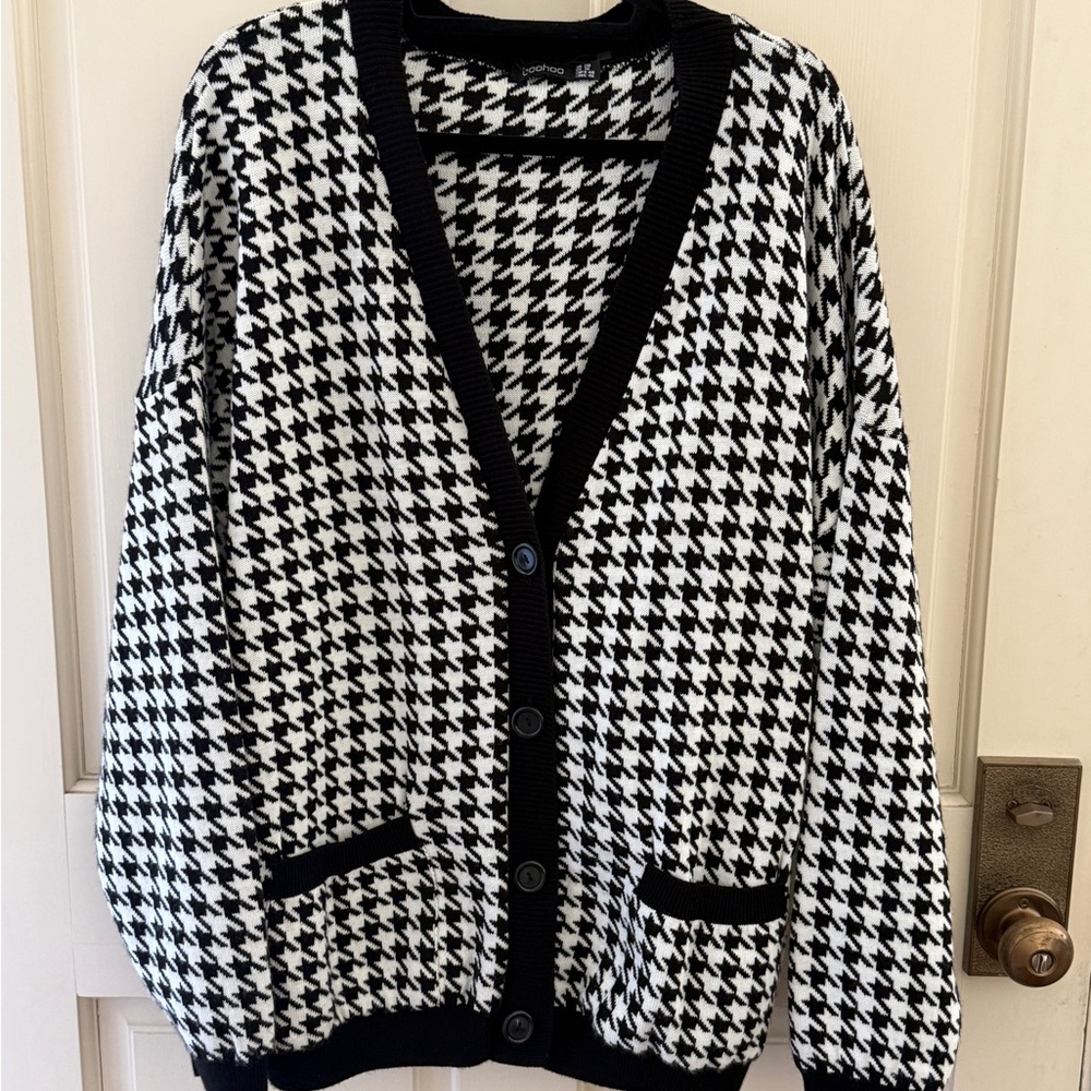 Boohoo Black and White Houndstooth Knit Cardigan